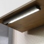 Aplica LED liniara Ledvance cu senzor de miscare PIR, cu incarcare USB, 1.5W, 98 lm, lumina neutra (4000K), IP20, montaj aplicat