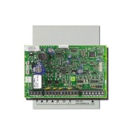 Modul de control acces: 4 fire conexiuni pentru 1 uşă: cititor de cartelă, REX, contact de uşă şi ieşire de yală compatibil cu c